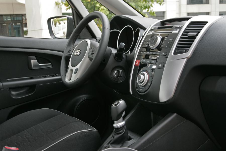  Kia Venga 2010 года  (фото 64 из 199)